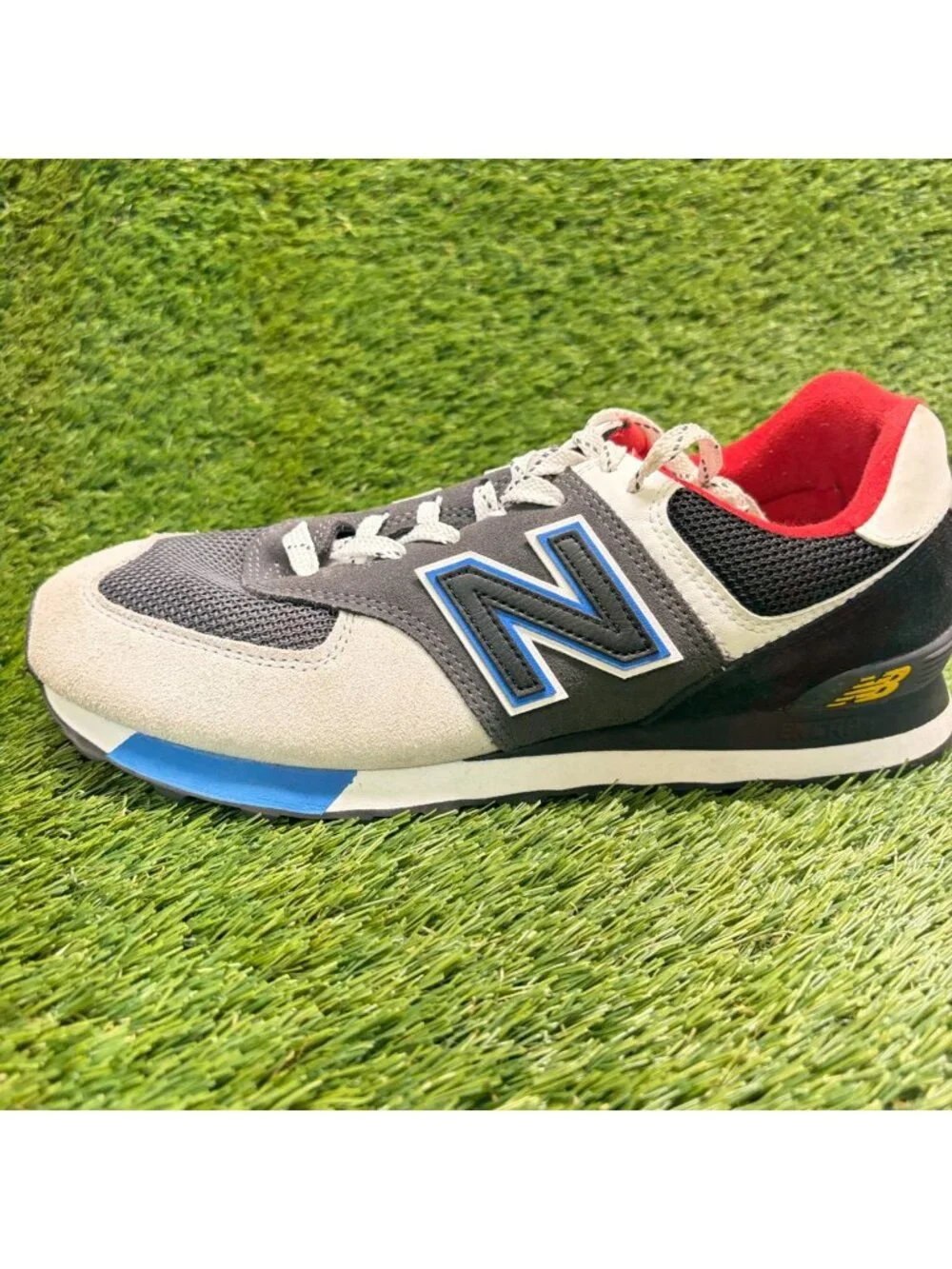 New Balance 574 Mens Size 10 Gray White Athletic Running Walking Shoes Sneakers